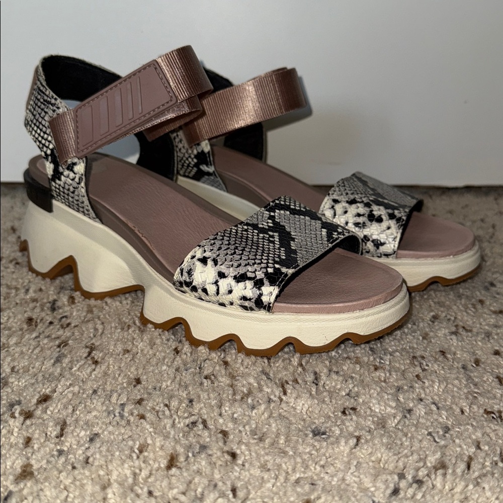 SOREL WOMEN'S KINETIC™ SANDAL 7.5 MAUVE VAPOR